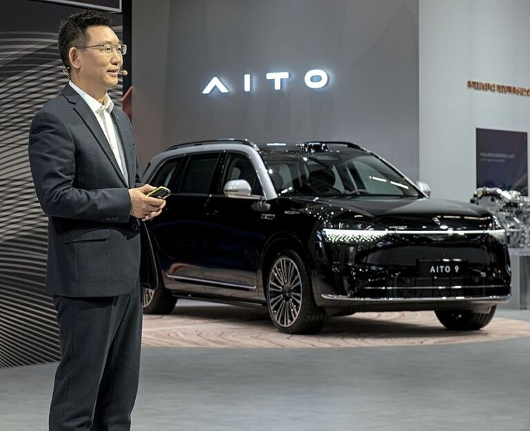 Forradalmi vagy furcsa? Beépített autós WC-n dolgozik egy kínai autógyártó